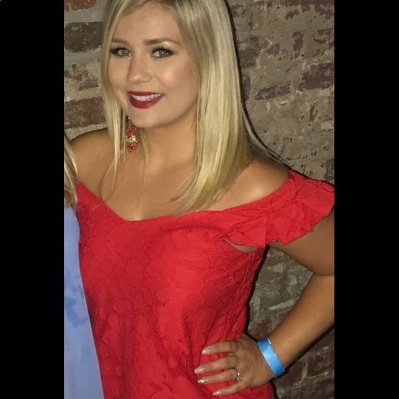 Red Floral Pattern Top - Picture 3 of 3